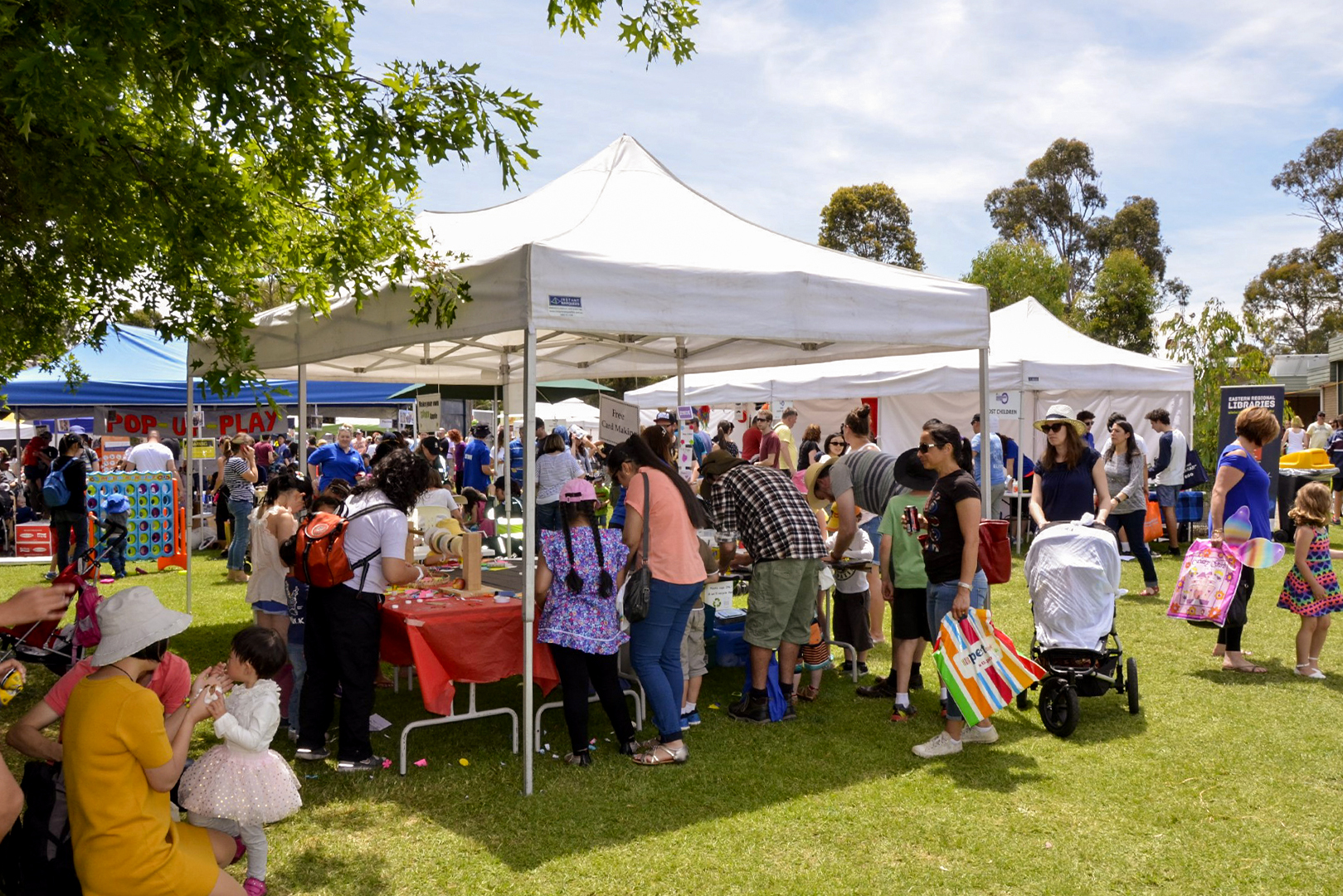 Marquees, Umbrellas and Structures You Need for Your Market Event